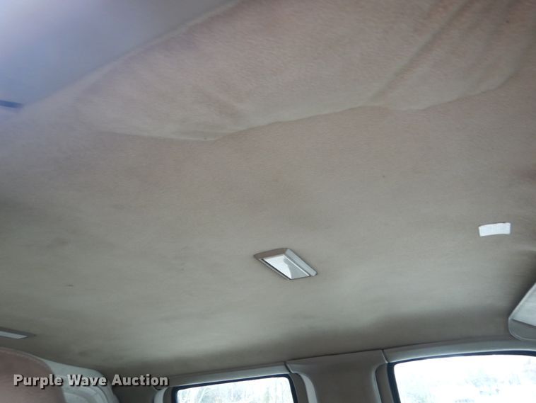 image for item IV9580 2004 GMC C6500  Crew Cab flatbed truck