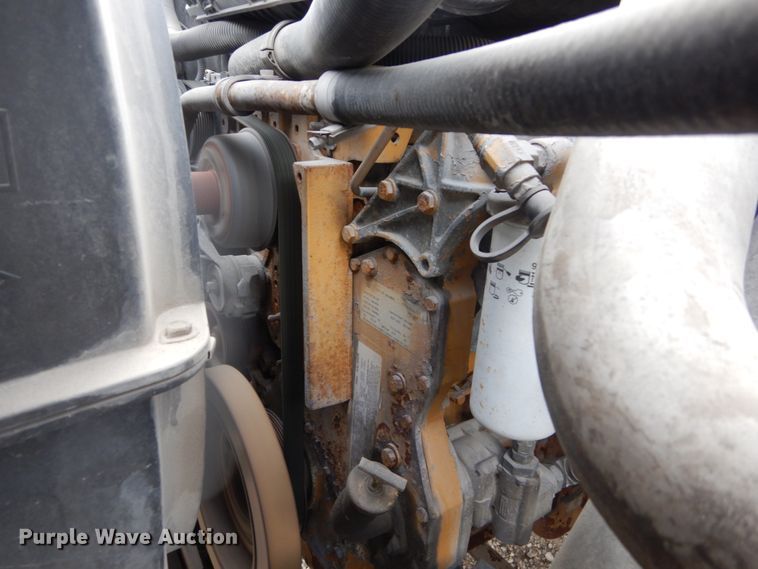 image for item IV9580 2004 GMC C6500  Crew Cab flatbed truck