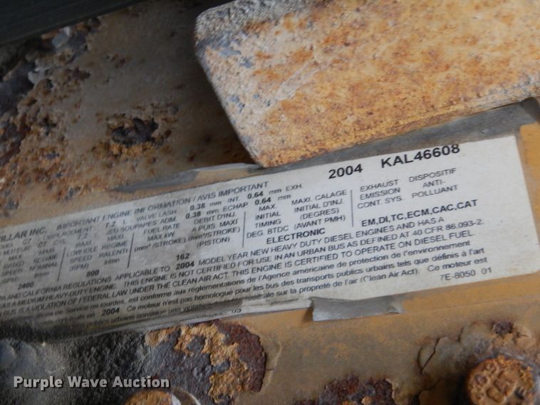 image for item IV9580 2004 GMC C6500  Crew Cab flatbed truck