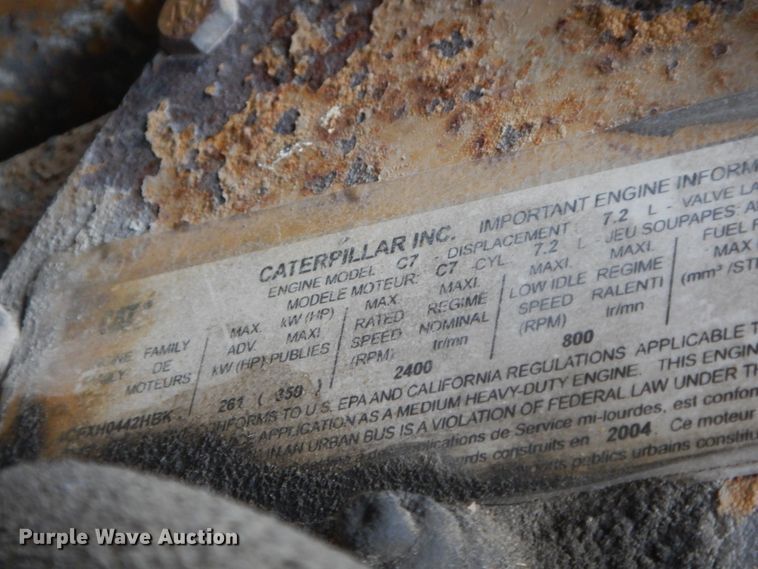 image for item IV9580 2004 GMC C6500  Crew Cab flatbed truck