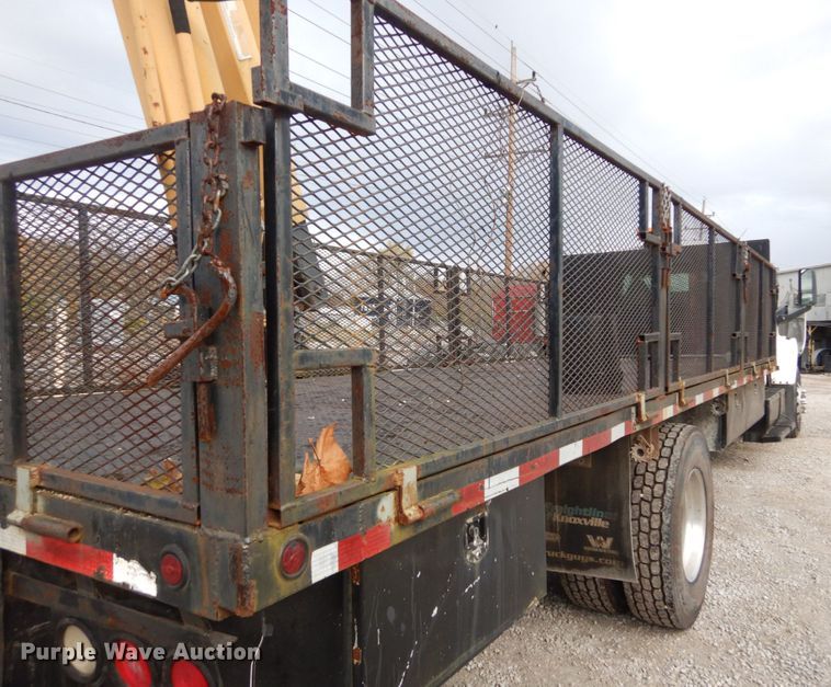 image for item IV9580 2004 GMC C6500  Crew Cab flatbed truck