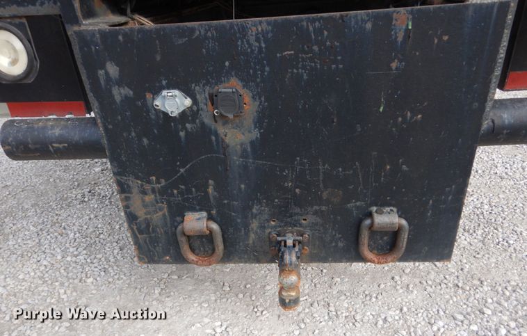 image for item IV9580 2004 GMC C6500  Crew Cab flatbed truck