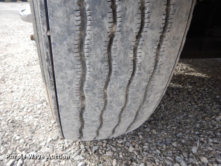 image for item IV9580 2004 GMC C6500  Crew Cab flatbed truck