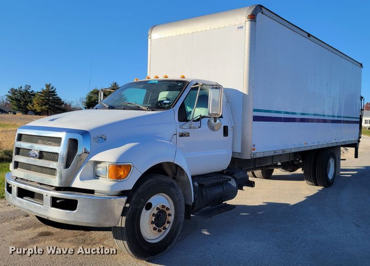 image for item IV9608 2010 Ford F750 Super Duty XLT  box truck