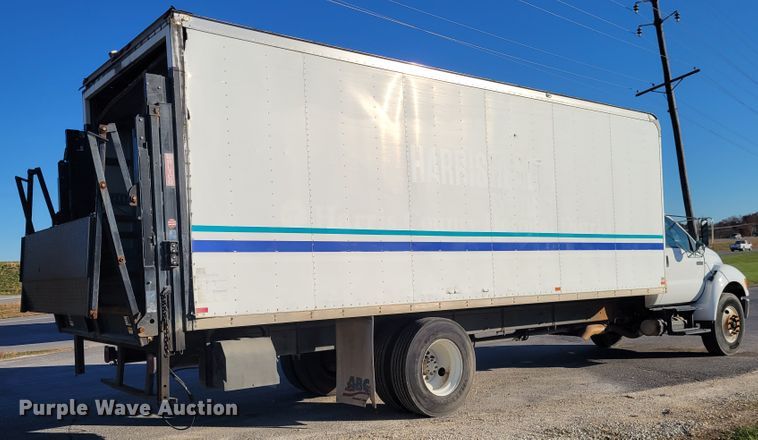 image for item IV9608 2010 Ford F750 Super Duty XLT  box truck