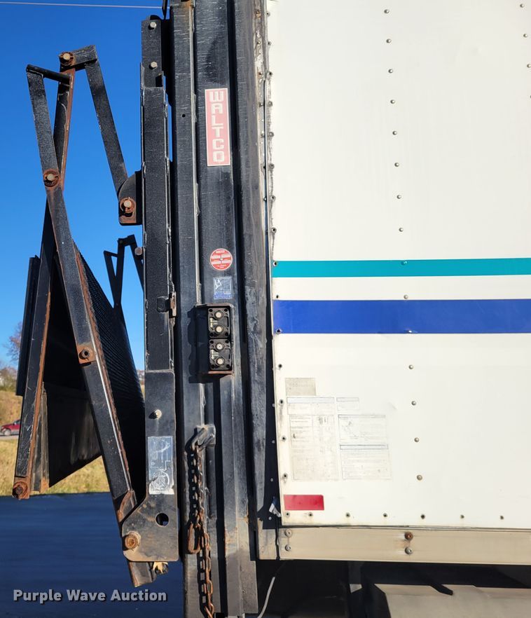 image for item IV9608 2010 Ford F750 Super Duty XLT  box truck