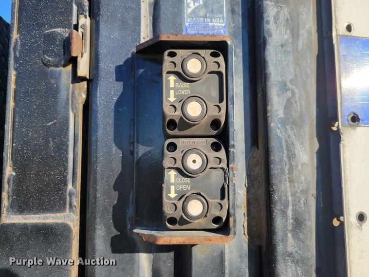 image for item IV9608 2010 Ford F750 Super Duty XLT  box truck