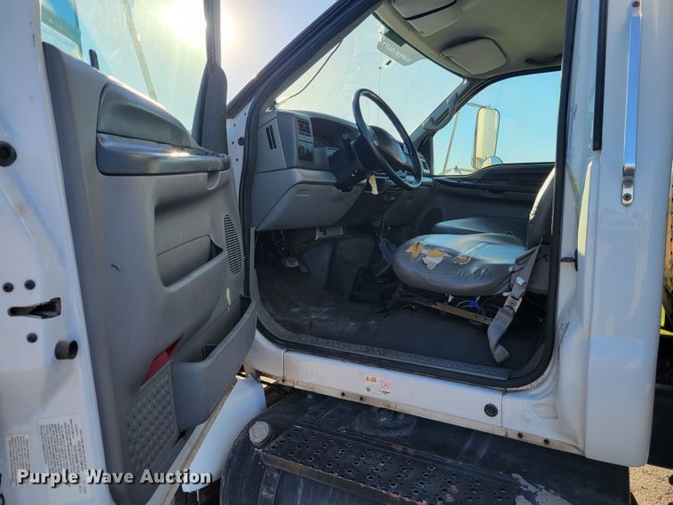 image for item IV9608 2010 Ford F750 Super Duty XLT  box truck
