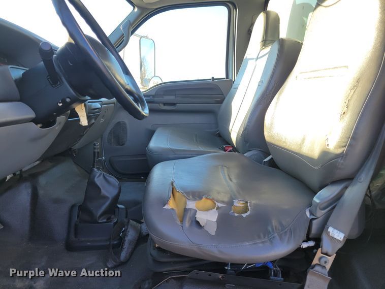 image for item IV9608 2010 Ford F750 Super Duty XLT  box truck