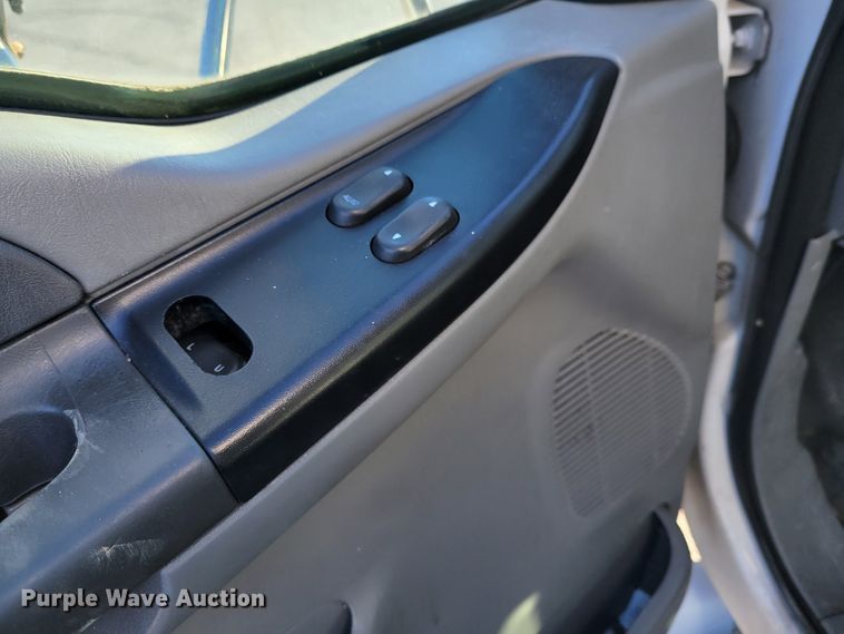 image for item IV9608 2010 Ford F750 Super Duty XLT  box truck