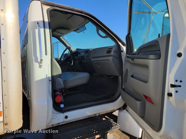 image for item IV9608 2010 Ford F750 Super Duty XLT  box truck