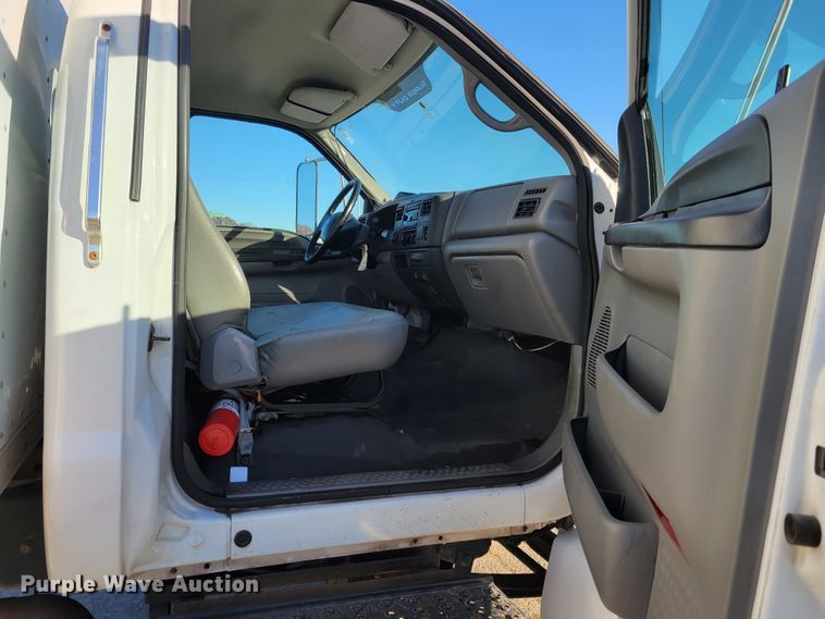 image for item IV9608 2010 Ford F750 Super Duty XLT  box truck