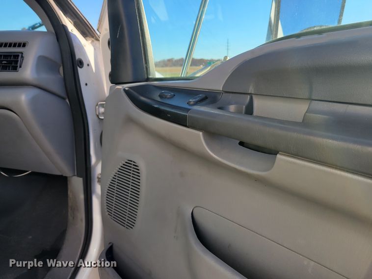 image for item IV9608 2010 Ford F750 Super Duty XLT  box truck