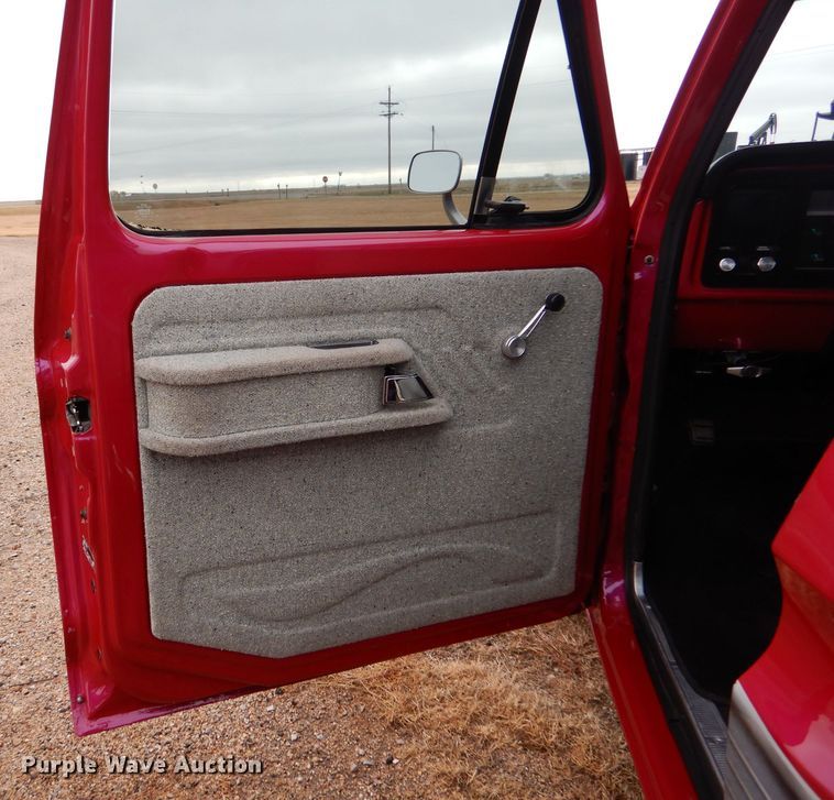 image for item IV9810 1979 Ford F100  pickup truck