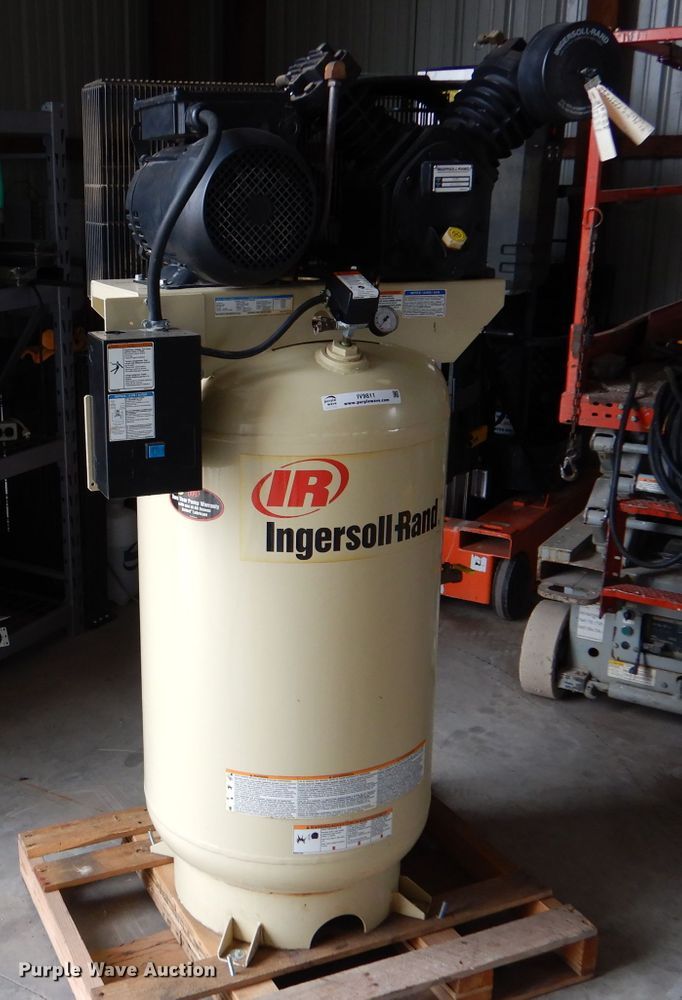image for item IV9811 Ingersoll Rand 2475  air compressor