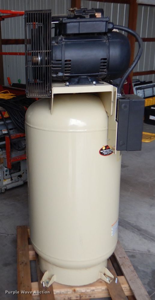 image for item IV9811 Ingersoll Rand 2475  air compressor