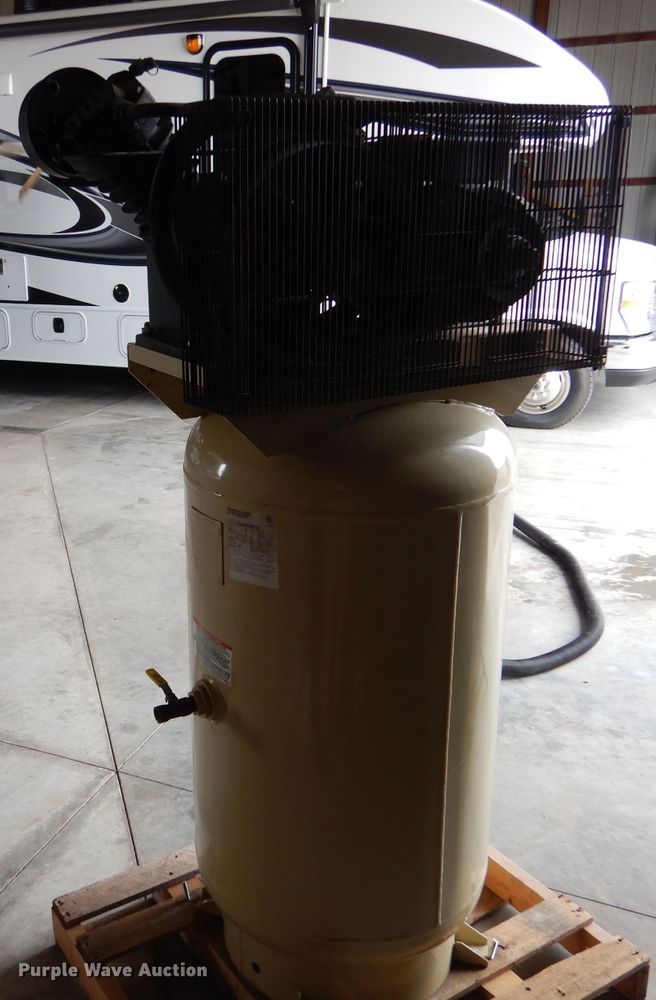 image for item IV9811 Ingersoll Rand 2475  air compressor