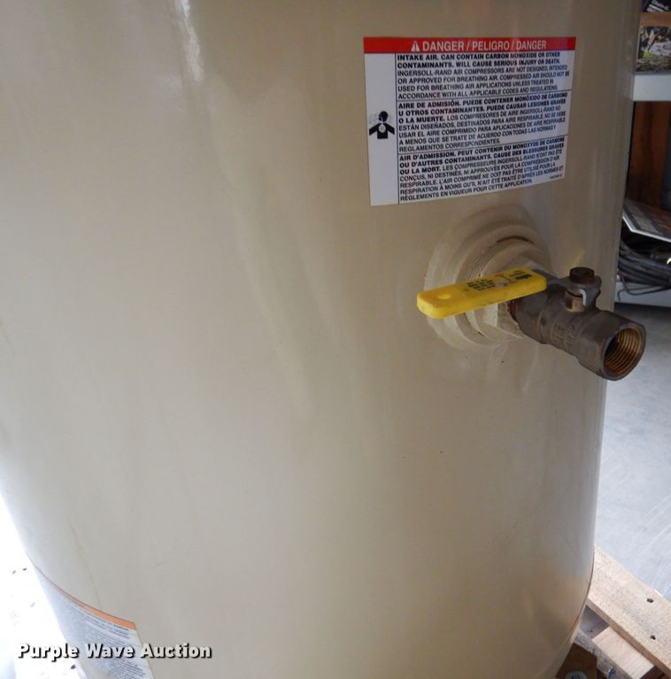 image for item IV9811 Ingersoll Rand 2475  air compressor