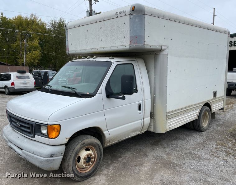 image for item IX9546 2006 Ford Econoline E450  box truck