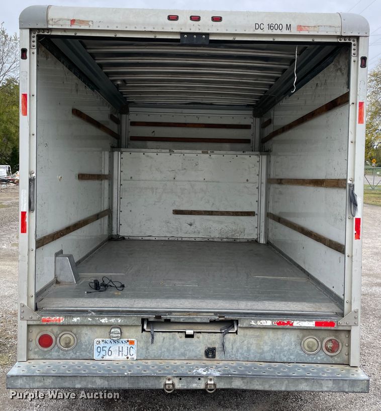 image for item IX9546 2006 Ford Econoline E450  box truck