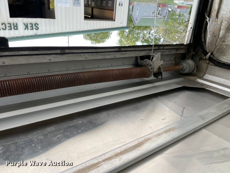 image for item IX9546 2006 Ford Econoline E450  box truck