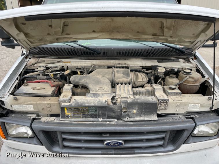 image for item IX9546 2006 Ford Econoline E450  box truck