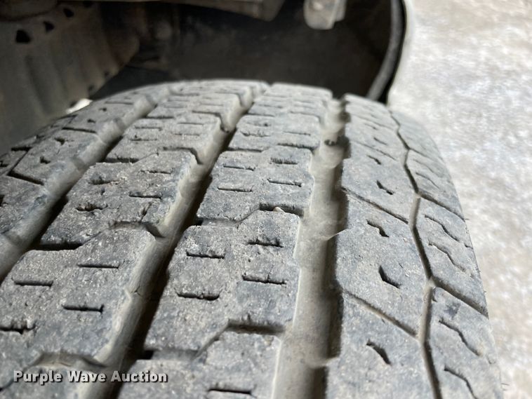 image for item IX9546 2006 Ford Econoline E450  box truck