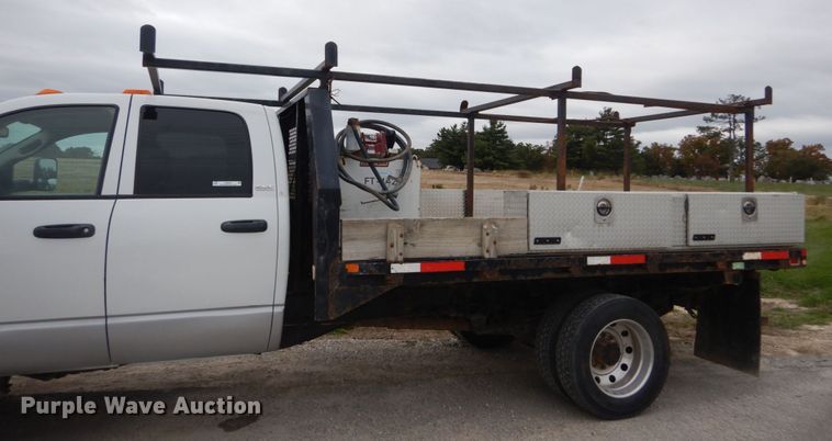image for item JF9976 2008 Dodge Ram 5500 Heavy Duty  Crew Cab flatbed truck