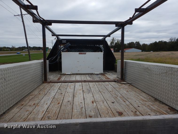 image for item JF9976 2008 Dodge Ram 5500 Heavy Duty  Crew Cab flatbed truck