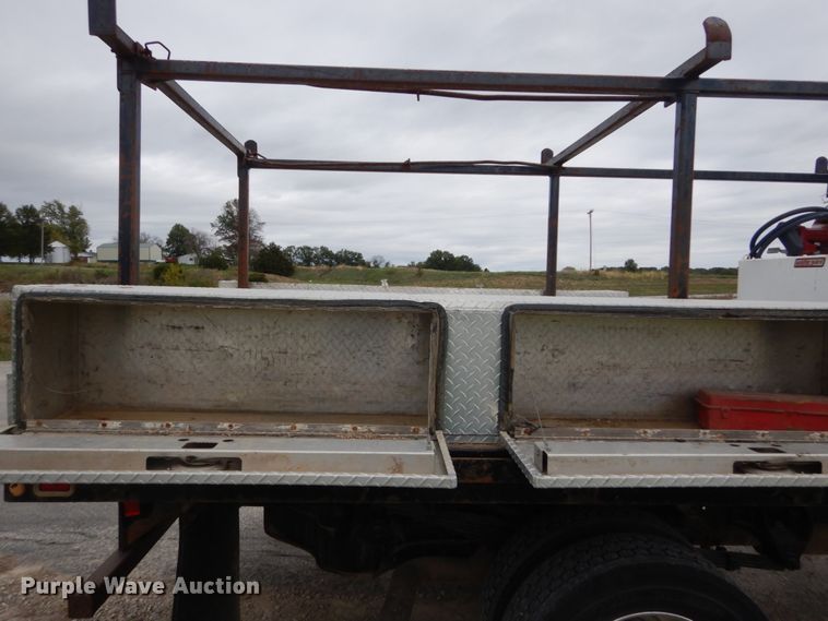 image for item JF9976 2008 Dodge Ram 5500 Heavy Duty  Crew Cab flatbed truck