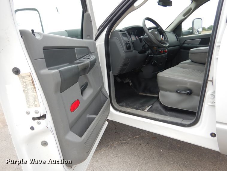 image for item JF9976 2008 Dodge Ram 5500 Heavy Duty  Crew Cab flatbed truck