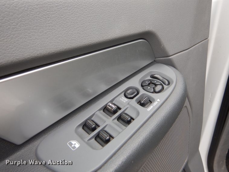 image for item JF9976 2008 Dodge Ram 5500 Heavy Duty  Crew Cab flatbed truck