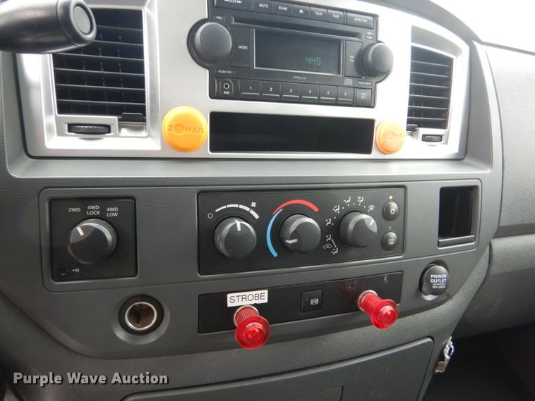 image for item JF9976 2008 Dodge Ram 5500 Heavy Duty  Crew Cab flatbed truck