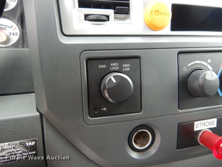 image for item JF9976 2008 Dodge Ram 5500 Heavy Duty  Crew Cab flatbed truck