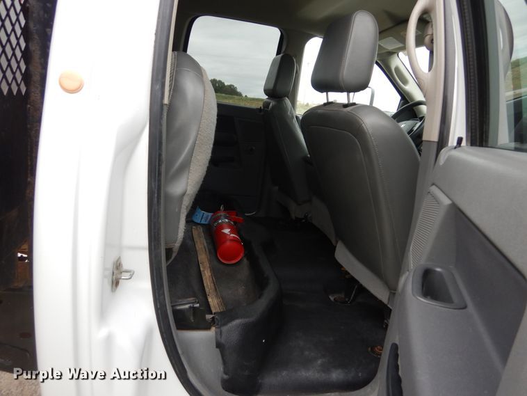 image for item JF9976 2008 Dodge Ram 5500 Heavy Duty  Crew Cab flatbed truck