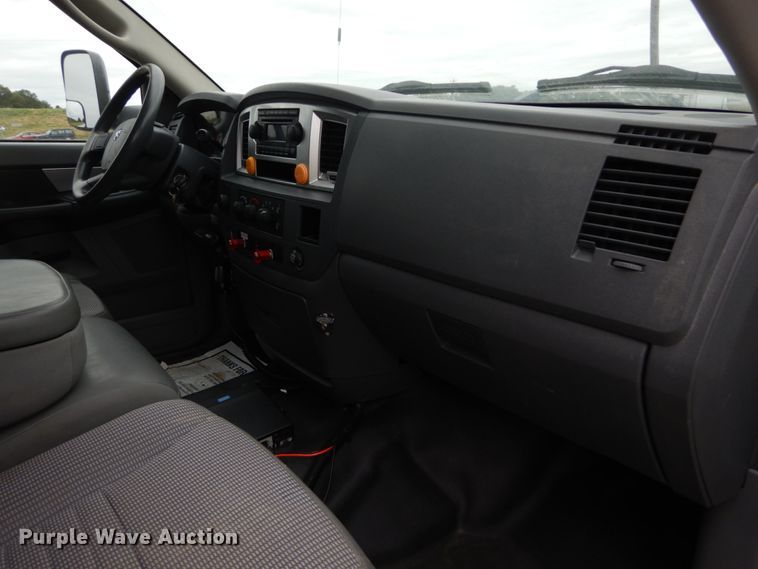 image for item JF9976 2008 Dodge Ram 5500 Heavy Duty  Crew Cab flatbed truck