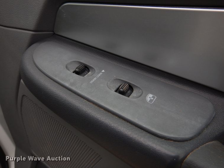 image for item JF9976 2008 Dodge Ram 5500 Heavy Duty  Crew Cab flatbed truck