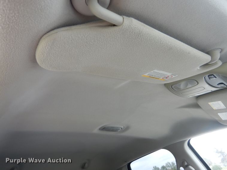 image for item JF9976 2008 Dodge Ram 5500 Heavy Duty  Crew Cab flatbed truck