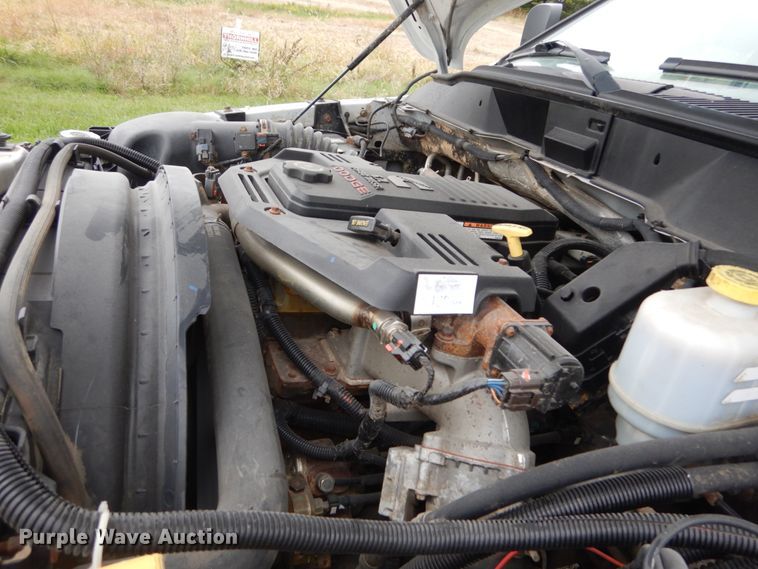 image for item JF9976 2008 Dodge Ram 5500 Heavy Duty  Crew Cab flatbed truck