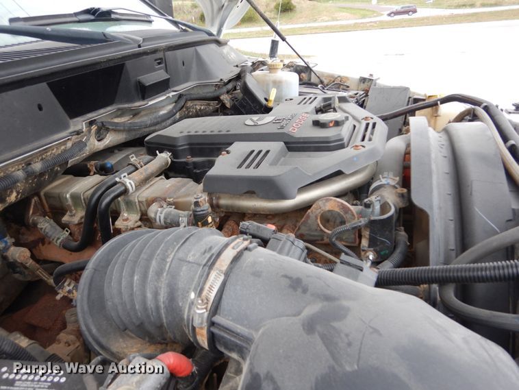 image for item JF9976 2008 Dodge Ram 5500 Heavy Duty  Crew Cab flatbed truck