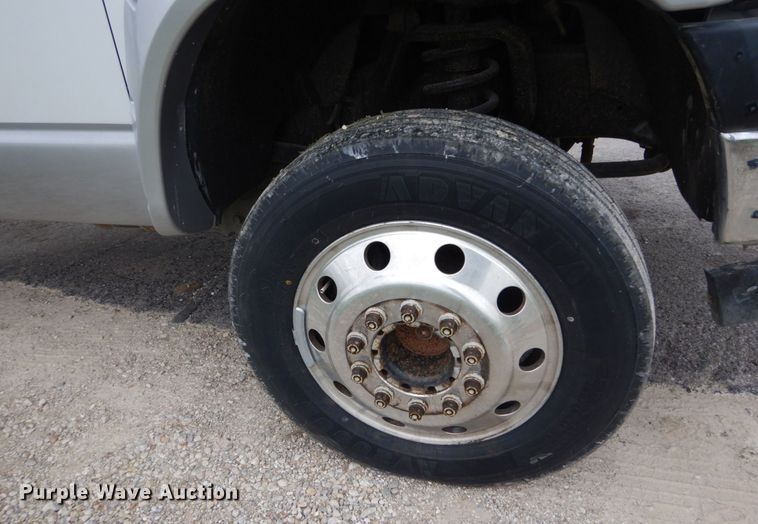 image for item JF9976 2008 Dodge Ram 5500 Heavy Duty  Crew Cab flatbed truck