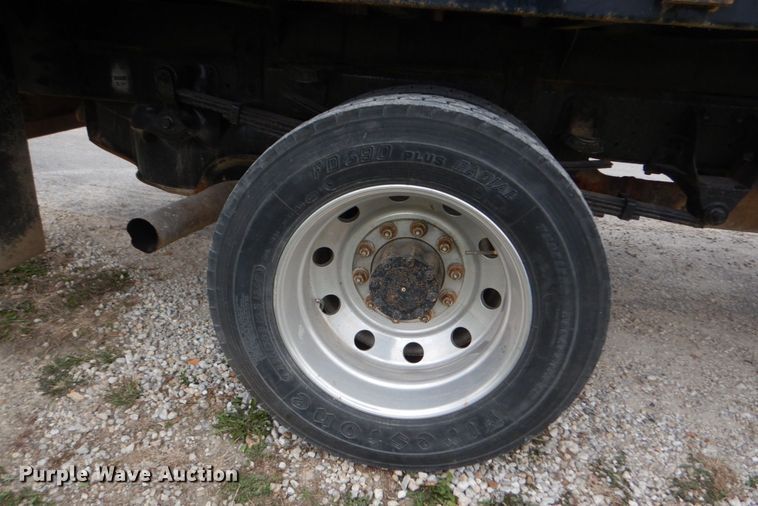 image for item JF9976 2008 Dodge Ram 5500 Heavy Duty  Crew Cab flatbed truck