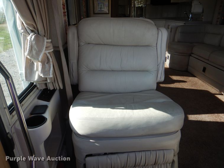 image for item JN9071 2000 Gulf Stream Spartan Tour Master  RV