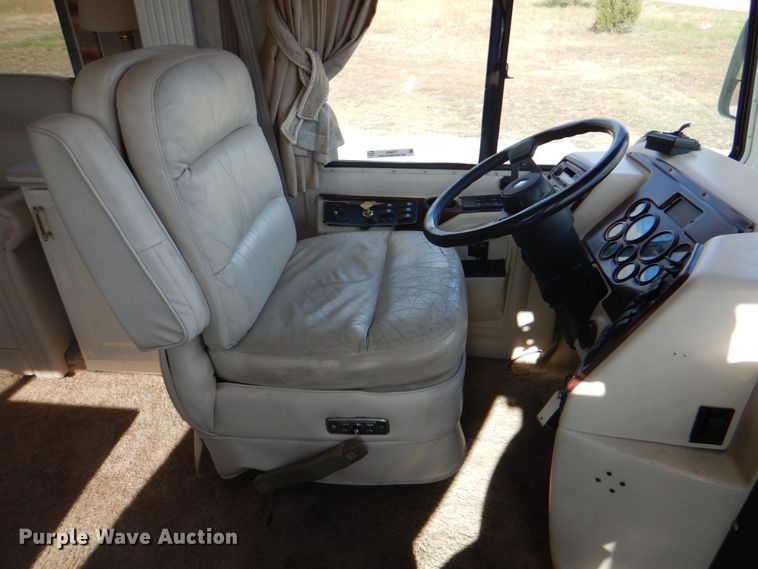 image for item JN9071 2000 Gulf Stream Spartan Tour Master  RV