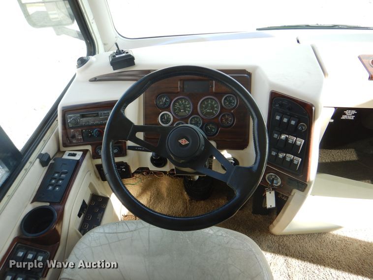 image for item JN9071 2000 Gulf Stream Spartan Tour Master  RV