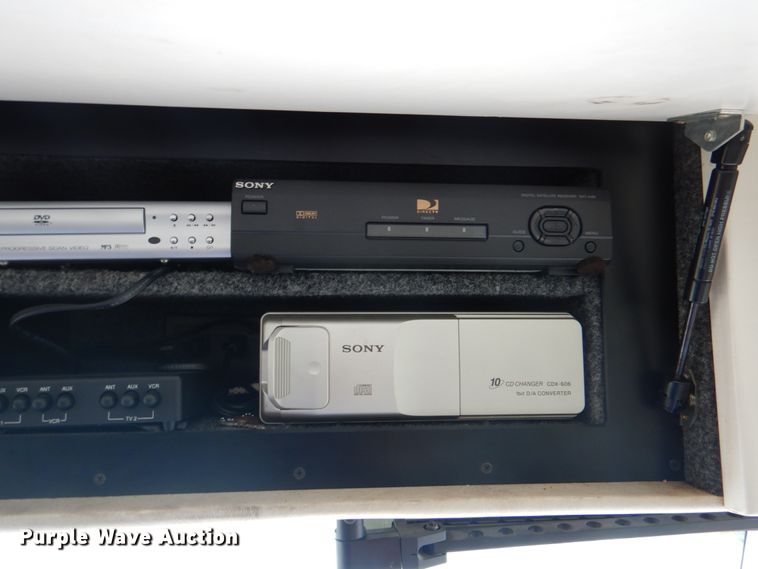 image for item JN9071 2000 Gulf Stream Spartan Tour Master  RV