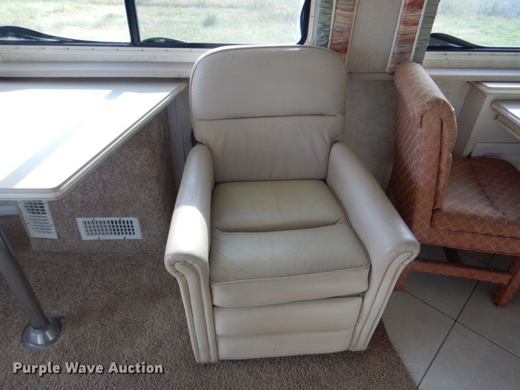 image for item JN9071 2000 Gulf Stream Spartan Tour Master  RV