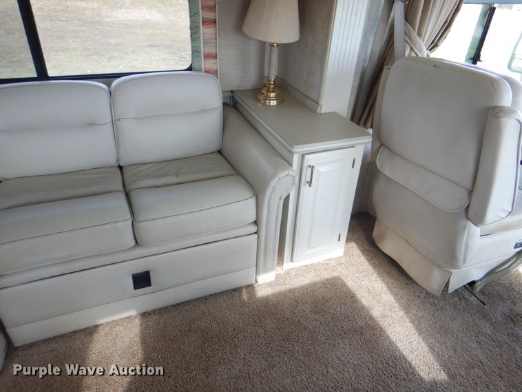 image for item JN9071 2000 Gulf Stream Spartan Tour Master  RV