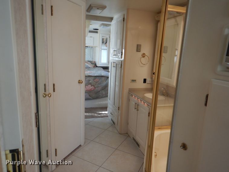 image for item JN9071 2000 Gulf Stream Spartan Tour Master  RV