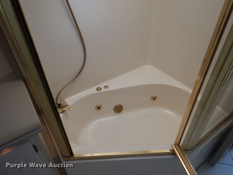 image for item JN9071 2000 Gulf Stream Spartan Tour Master  RV